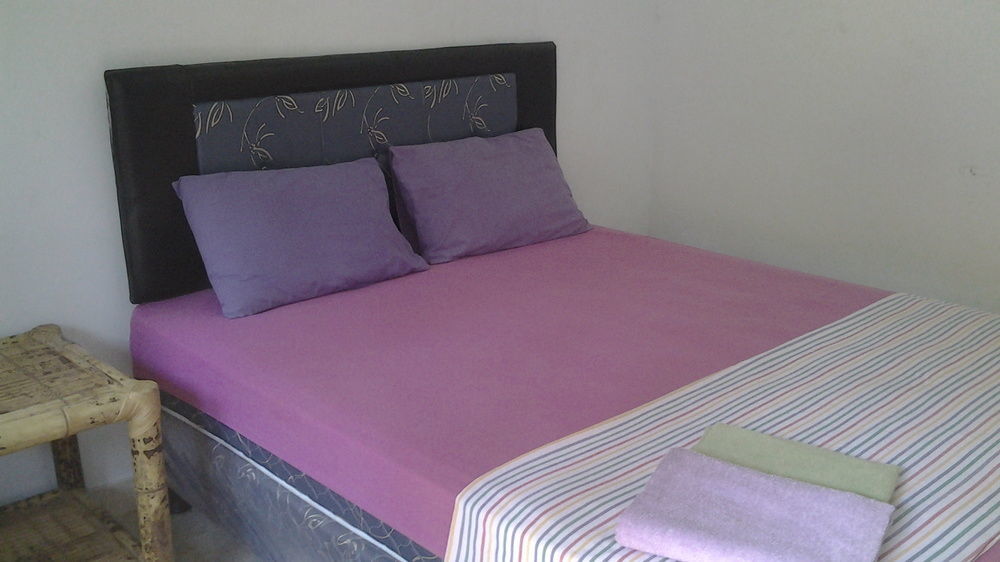 Family Garden Homestay Mangsit Bagian luar foto