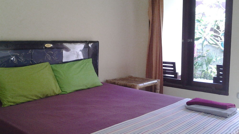 Family Garden Homestay Mangsit Bagian luar foto