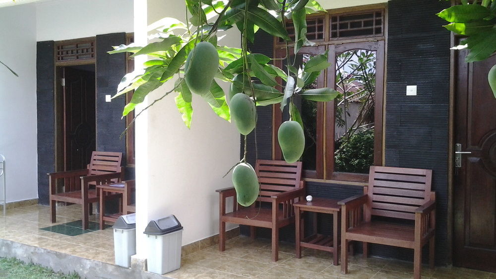 Family Garden Homestay Mangsit Bagian luar foto