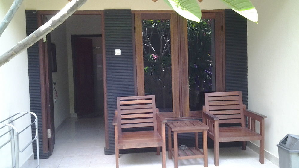Family Garden Homestay Mangsit Bagian luar foto