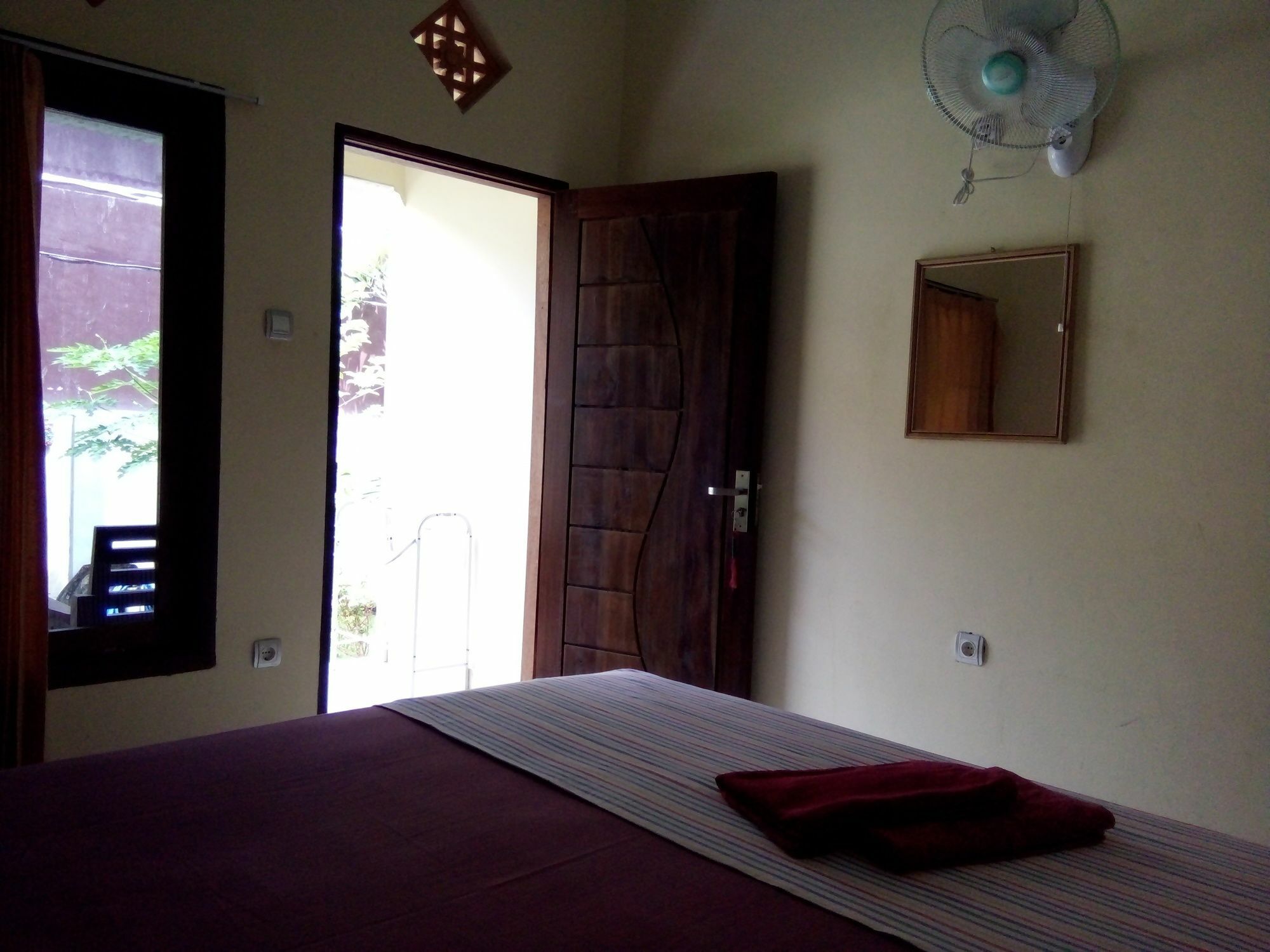 Family Garden Homestay Mangsit Bagian luar foto