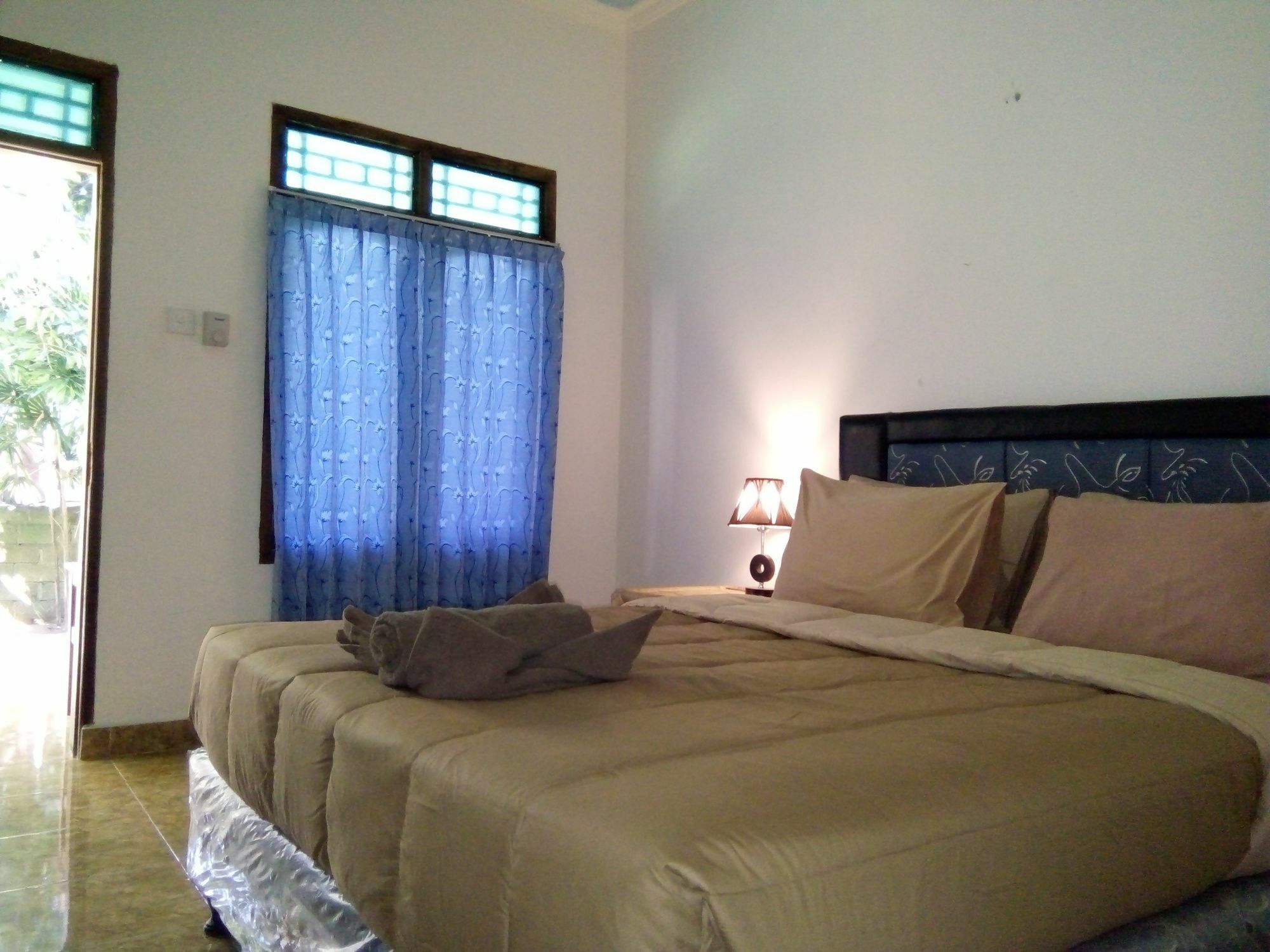 Family Garden Homestay Mangsit Bagian luar foto