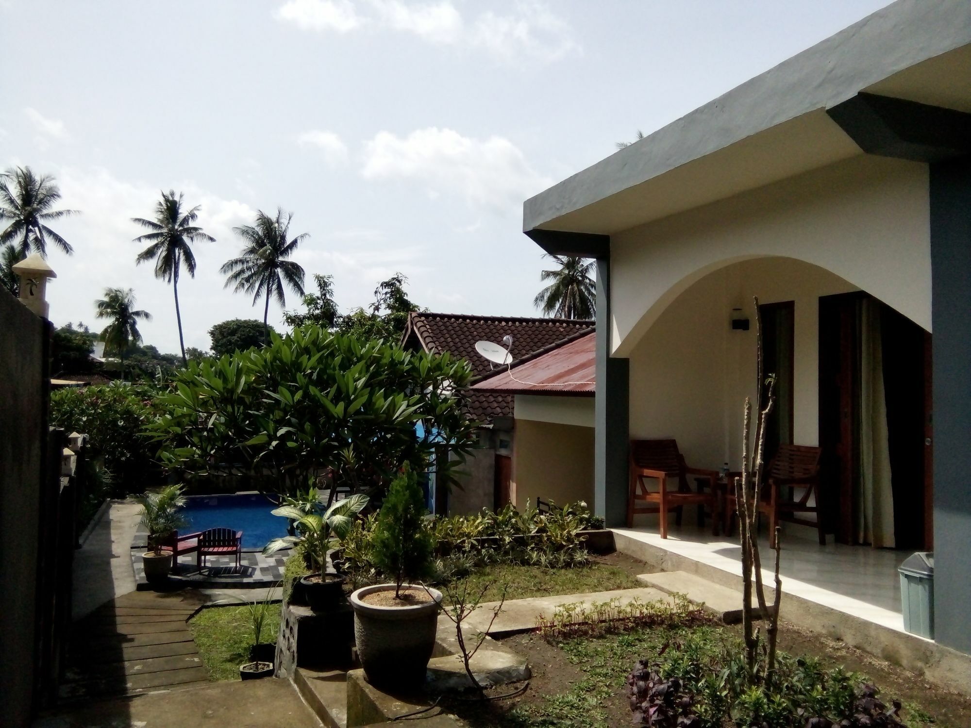 Family Garden Homestay Mangsit Bagian luar foto