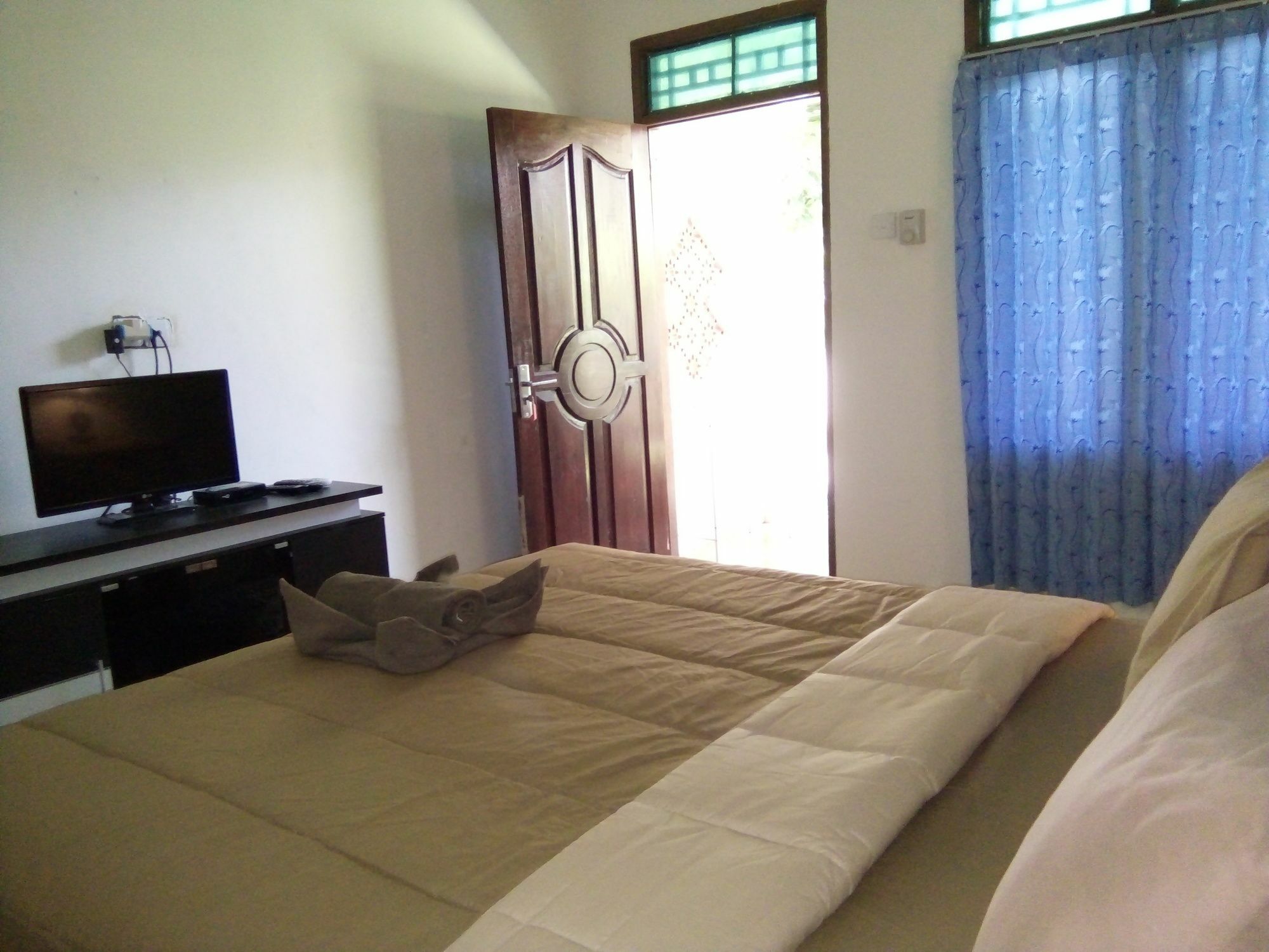 Family Garden Homestay Mangsit Bagian luar foto